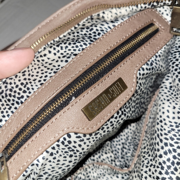 Sasha + Sofi Crossbody Handbag Satchel Adjustable Purse Brass Tan Shoulder Strap - Picture 4 of 14